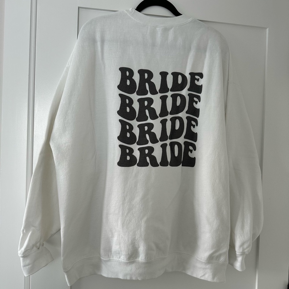 Gildan Heavy Blend White Sweatshirt